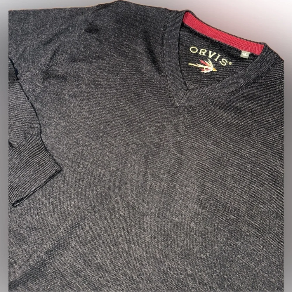 Orvis Men's Black Merino Wool V-Neck Quiet Luxury Classic Sweater Shirt M